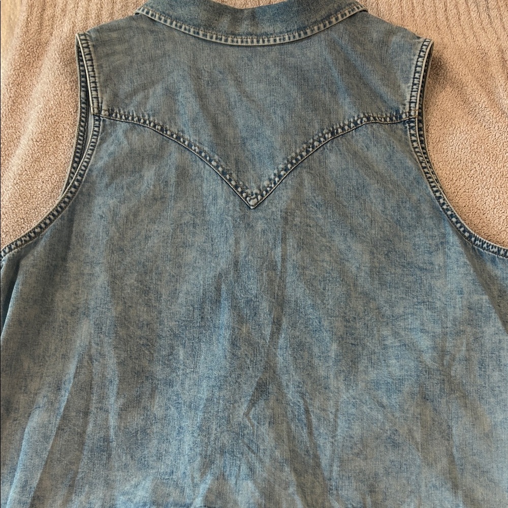 Wrangler Light Blue Denim Sleeveless Top - Picture 6 of 6